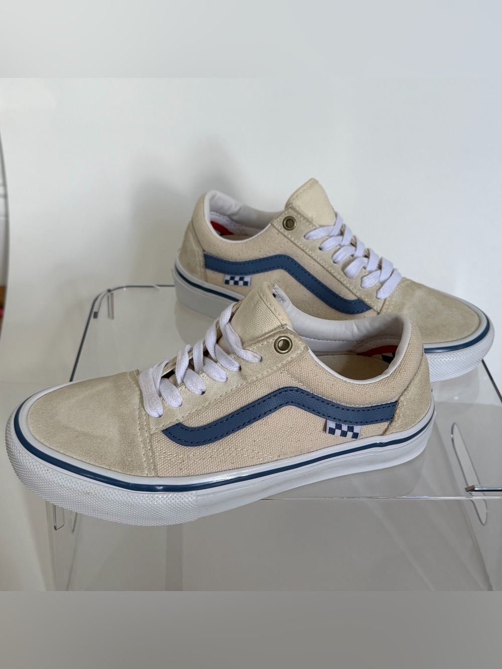 Vans Cream Canvas Low-Top Sneakers with Blue Stripe
